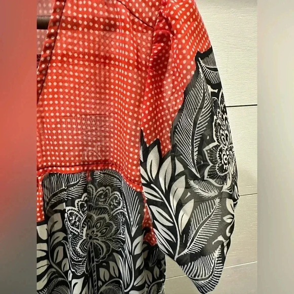 Mossimo Sheer Blouse- Size XL - Picture 3 of 4